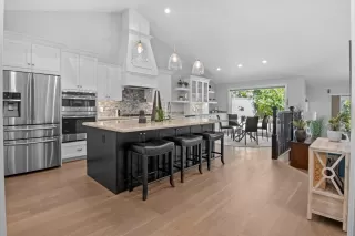 Photo #2: 223090897 Listing