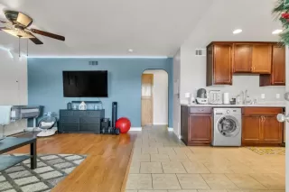 Photo #4: 223091181 Listing 