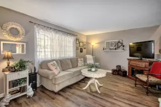 Photo #1: 223092010 Listing