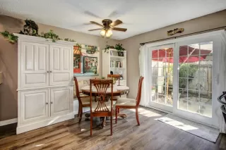 Photo #4: 223092010 Listing