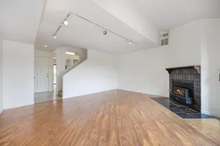 Photo #4: 223092790 Listing