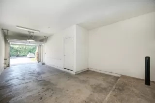 Photo #6: 223094800 Listing