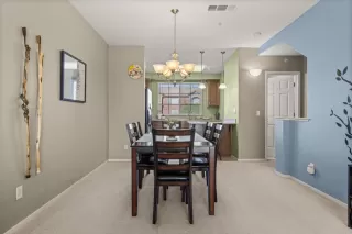 Photo #5: 223095128 Listing