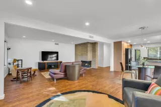 Photo #2: 223095296 Listing 