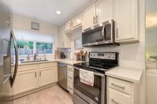 Photo #2: 223095335 Listing