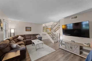 Photo #3: 223095393 Listing