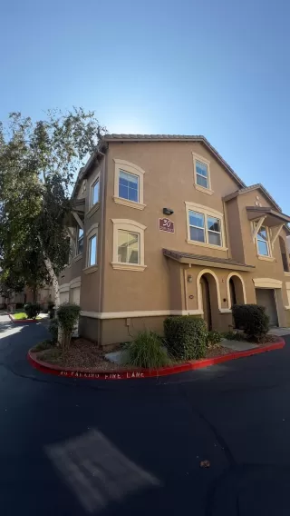 Photo #4: 223095682 Listing