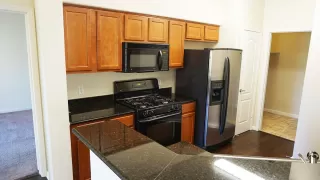 Photo #5: 223095682 Listing