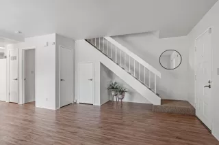 Photo #4: 223098468 Listing