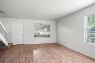 Photo #5: 223098468 Listing