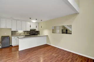 Photo #6: 223098619 Listing