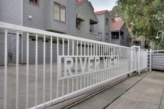 Photo #1: 223099392 Listing 