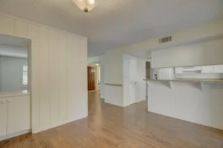 Photo #6: 223099533 Listing 