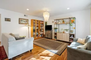 Photo #3: 223100927 Listing 