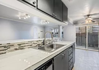 Photo #5: 223102129 Listing