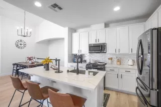 Photo #1: 223102153 Listing 