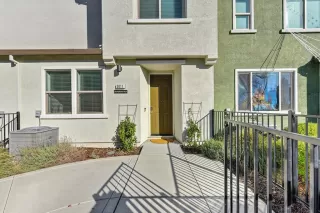 Photo #1: 223103078 Listing