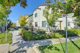 Photo #3: 223103078 Listing