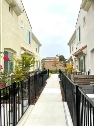 Photo #1: 223103155 Listing 