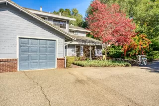 Photo #4: 223103252 Listing