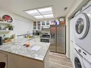 Photo #1: 223103379 Listing