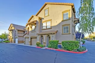 Photo #1: 223103677 Listing