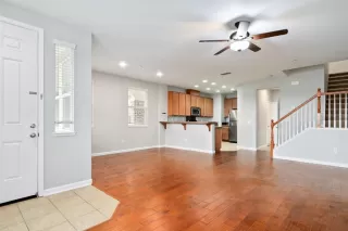 Photo #5: 223104379 Listing