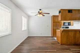 Photo #5: 223104483 Listing