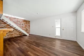 Photo #6: 223104483 Listing