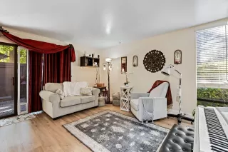 Photo #6: 223105108 Listing