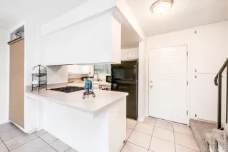 Photo #3: 223105936 Listing