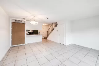 Photo #4: 223105936 Listing