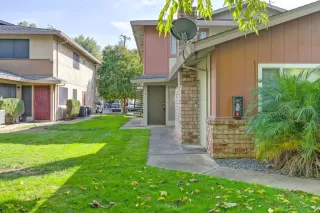 Photo #2: 223106439 Listing