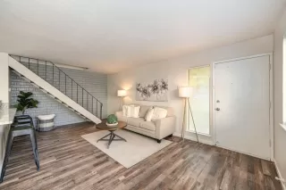 Photo #6: 223106439 Listing