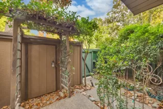 Photo #3: 223106913 Listing
