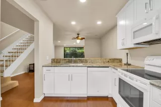 Photo #4: 223106913 Listing