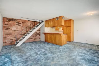 Photo #4: 223108877 Listing