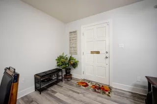 Photo #5: 223109368 Listing