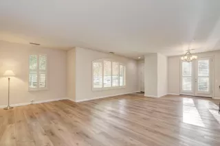 Photo #1: 223109807 Listing 