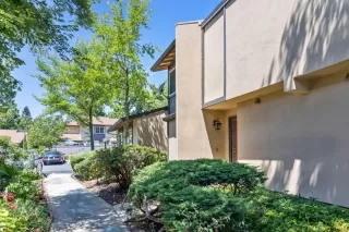 Photo #2: 223109888 Listing