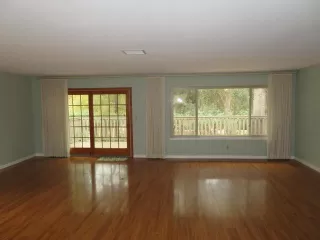 Photo #4: 223110234 Listing