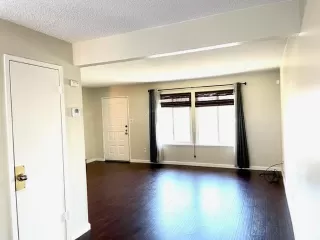 Photo #3: 223111127 Listing