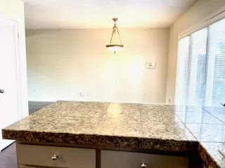 Photo #6: 223111127 Listing