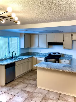 Photo #3: 223111553 Listing 