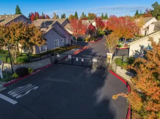 Photo #2: 223111815 Listing