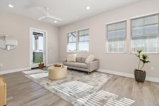 Photo #2: 223112527 Listing