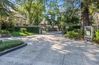 Photo #2: 223112688 Listing