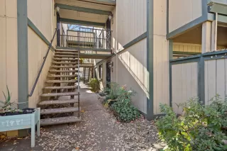 Photo #2: 223113039 Listing
