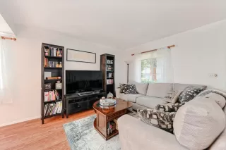 Photo #4: 223113249 Listing 
