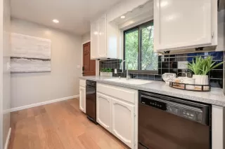 Photo #6: 223113436 Listing